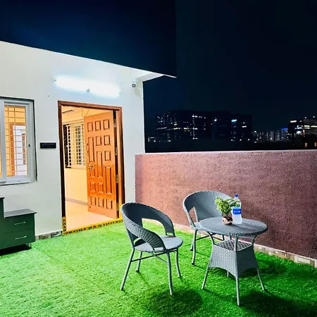 Bluo Penthouse Gachibowli - Terrace Garden Apartment